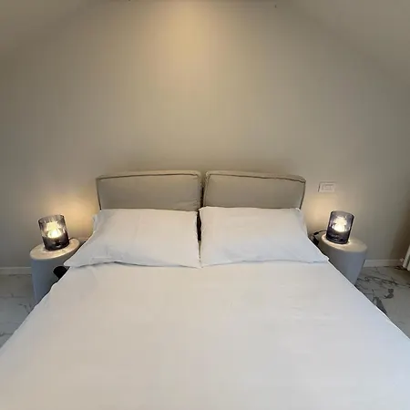 Sunny Design Penthouse 2br 2ba 8 Min To Duomo Apartment Mailand