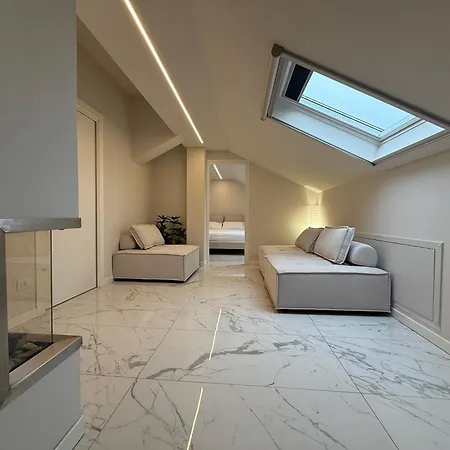 Attico Elegante Con 2 E 2 Bagni In Centro דירה מילאנו
