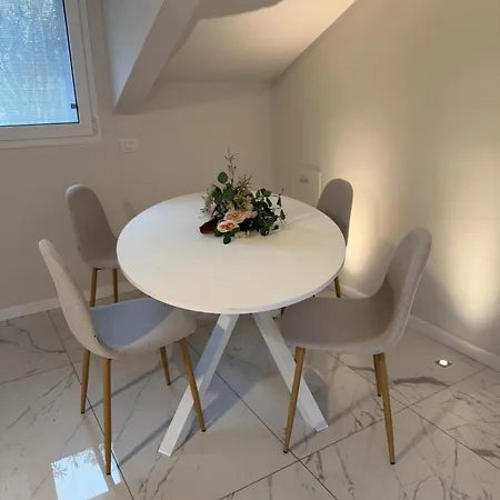 Attico Elegante Con 2 E 2 Bagni In Centro * מילאנו