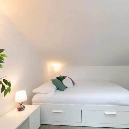 Apartman Bright Attic M4 - 2 Bedrooms *