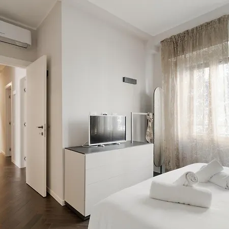 Conciliazione-cadorna - Ampio Trilocale Di Design Lejlighed Milano