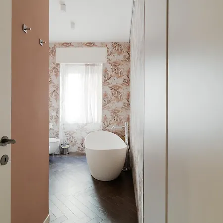 Conciliazione-cadorna - Ampio Trilocale Di Design * Milano