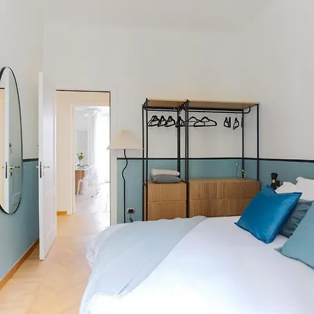 The Rent - Spacious Three-bedroom In The Heart Of Lejlighed Milano