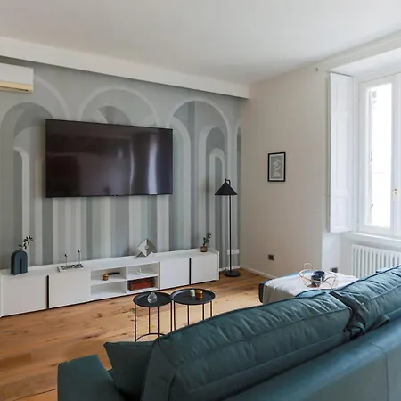The Rent - Spacious Three-bedroom In The Heart Of * Milaan