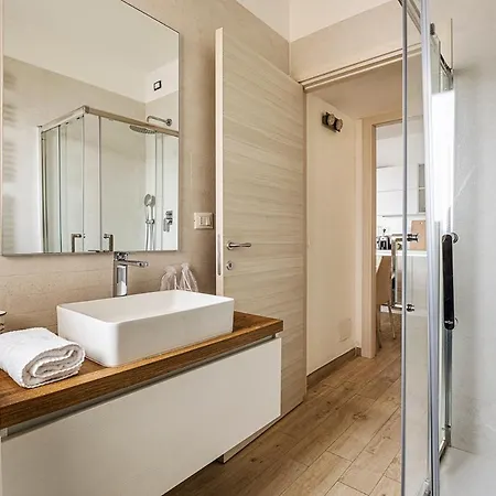 Brand New 1 Bedroom In Navigli Area 밀라노