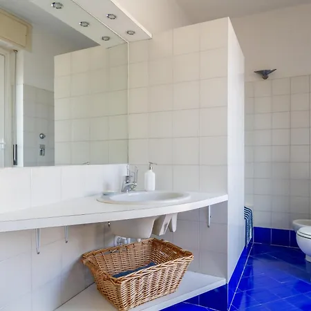 Attico Con Terrazzo Navigli Bocconi - Navigliapartments 아파트 *