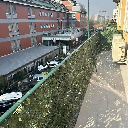 Parea House 1 * Milán