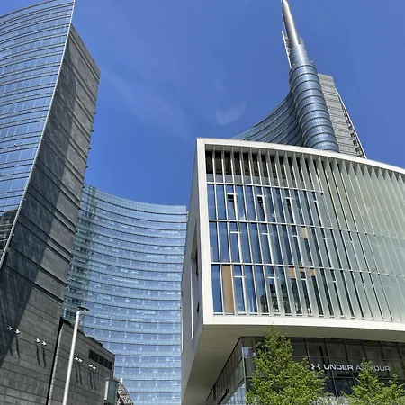 Regina By The Blue Twins Milano