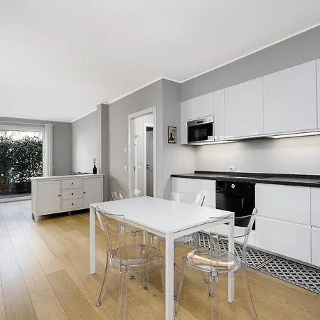 Ray 3 San Siro-fiera Apartmán *