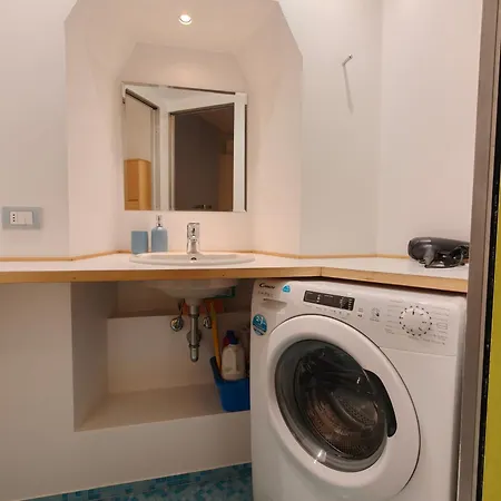 Center In Shopping And Living Area With Ac, Wifi, Steps From M1 And Airport And Fiera Link Mediolan