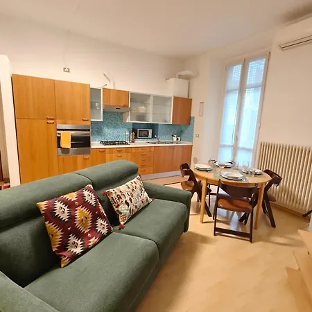 Center In Shopping And Living Area With Ac, Wifi, Steps From M1 And Airport And Fiera Link Apartament *