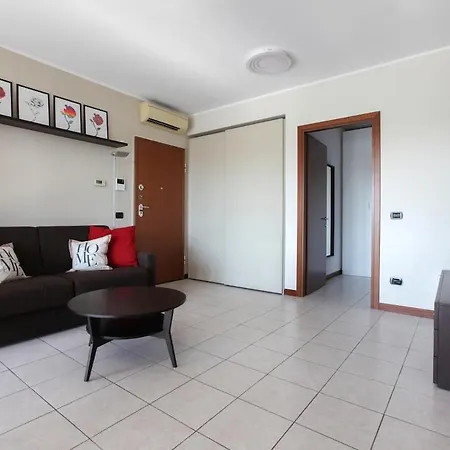 Apartment Luminoso Con Ampio Terrazzo A 10 Minuti Dalla Metro Milan