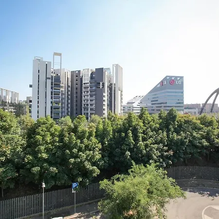 Luminoso Con Ampio Terrazzo A 10 Minuti Dalla Metro Apartman Milánó