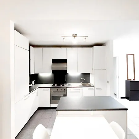 Sweet Staying At Large 3rooms In Navigli דירה *