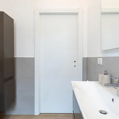 Appartamento Certosa Enchanting With Balcony - Collection *