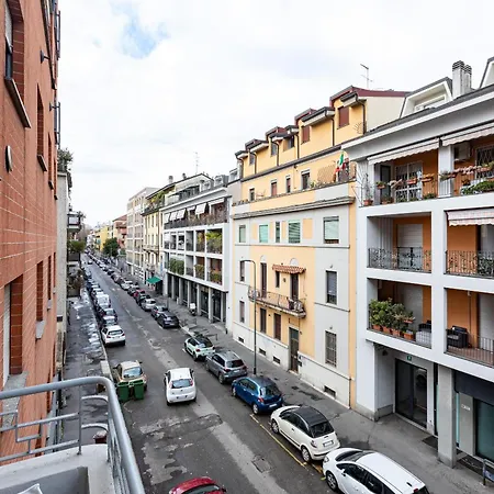 Appartamento Certosa Enchanting With Balcony - Collection