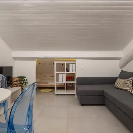 I Host - Jenner 14 Apartament