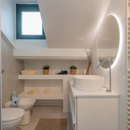 Apartament I Host - Jenner 14 *