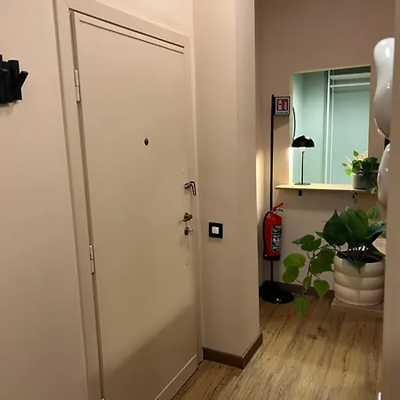 Apartment Charme And Cozy 3 Km Away From Duomo