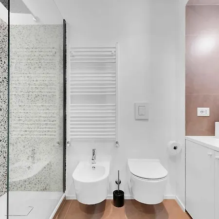 Stazione Moderno Apartment *