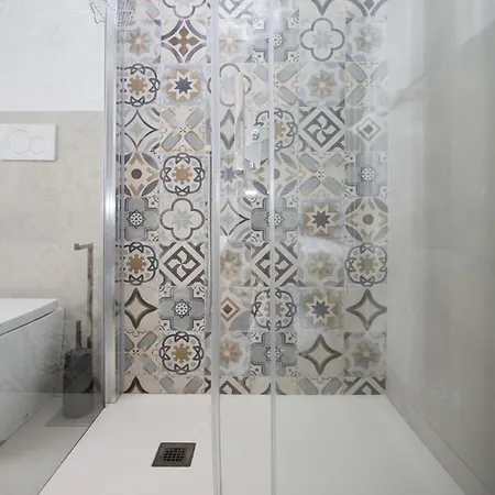 Penthouse With Patio & 2 Baths, 10 Min To Duomo *