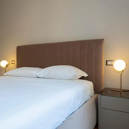 Apartment Big Close To Bocconi / Humanitas / Ieo