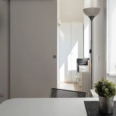 Youhosty - Garibaldi72 Milán