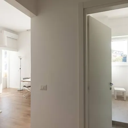 Youhosty - Garibaldi72 Apartmán