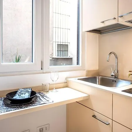 Duomo's Nest - Mini-apt Апартаменты *