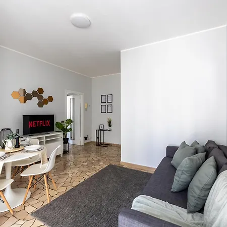 8 Min Dalla Metro Casa Elegante Con Netflix E Wifi