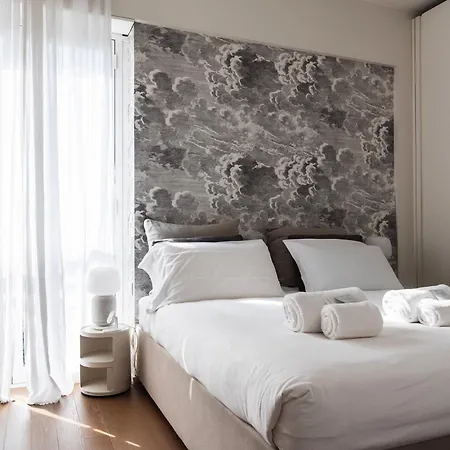 Youhosty - Keplero 10 * מילאנו