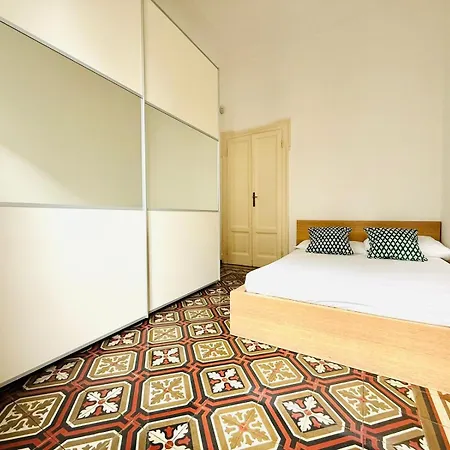 Comecasa 3 Bedrooms Near Bocconi Apartment *