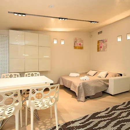 Luxury House - 2 Minutes Walk From Station * Milão