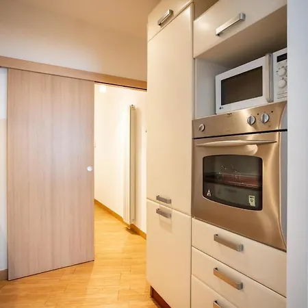 Centrale-duomo 10min - 40m2 - Metro 1min Daire Milano