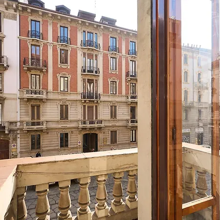 Vintage House - 2 Minutes Walk From Station *