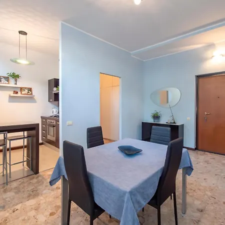 I Host - Falck 53 * Mediolan