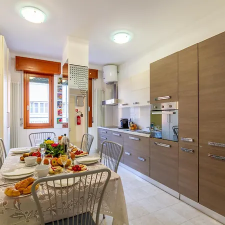 Affittacamere Dimora Al Naviglio 3*