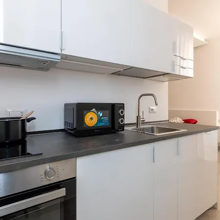 Host4u - Edoardo's House In Apartment *