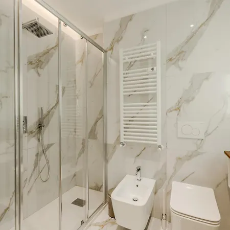 Apartment Easytopstay - Garibaldi Urban Nest