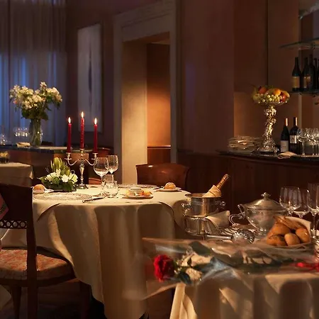 Cavour Отель 4*