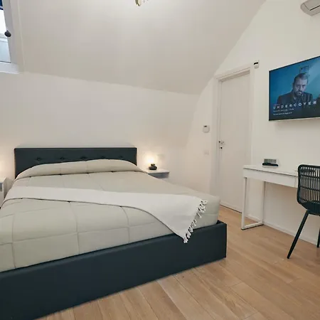 Апартаменты Sant'andrea Penthouse By Montenapoleone Living *