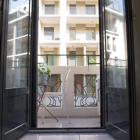 Daire Wonderful Downtown Apartment-hd Netflix, King-size Bed, Two Minutes' Walk From Metro *