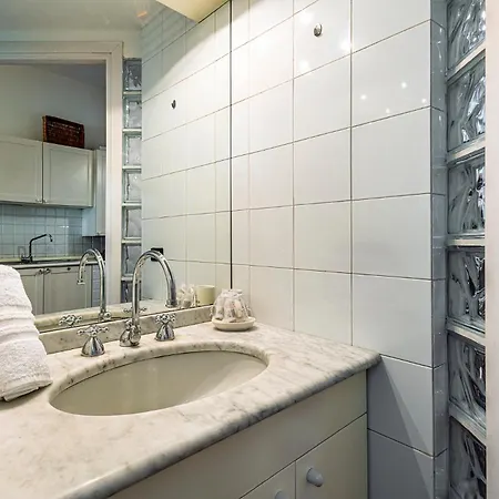 Apartament Brand New 1 Bedroom In Brera Mediolan