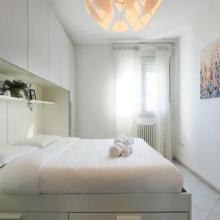 Primopiano - Caldirola Apartman Milánó