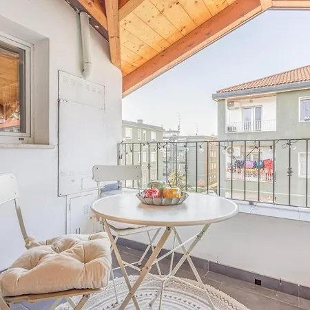 Unconventional Near Linate - Supreme Meme Loft 아파트