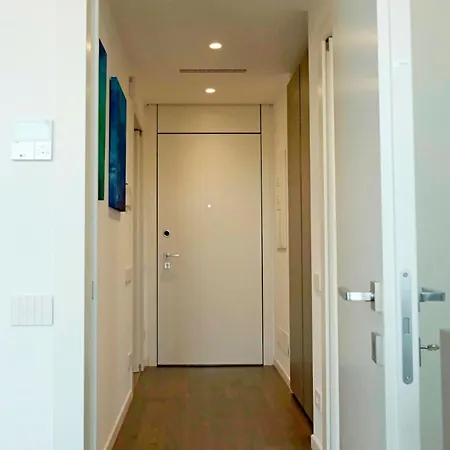 San Babila Tower With Panoramic Terrace Overlooking Duomo By Rentopolis ミラノ