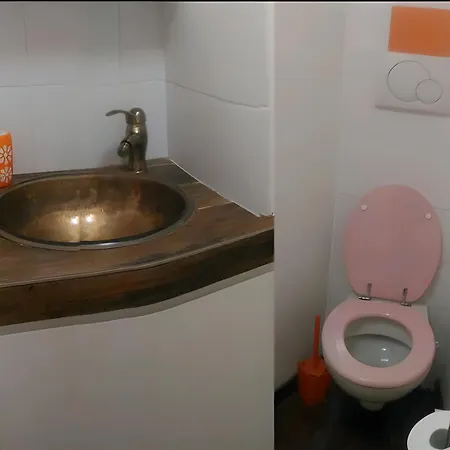 Appartement La Casa Nel Cortile-free Parking Milaan