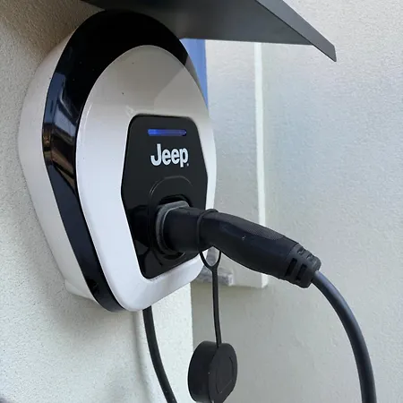 White House Con Posti Auto * Milánó