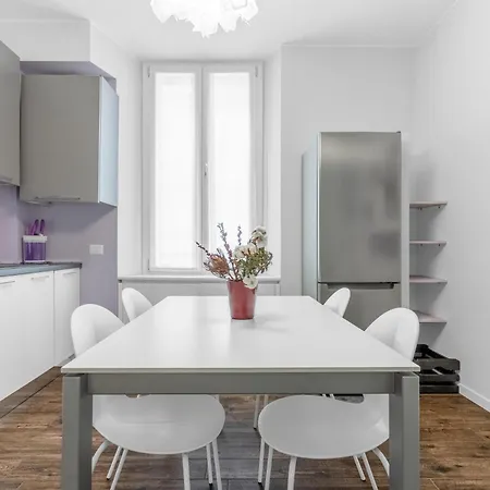 Lägenhet Corsica Comfort Suites-10 Min To Linate Airport