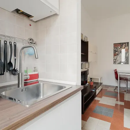 Apartman Garibaldi - Isola - Luminoso Bilocale Con Balcone Milánó